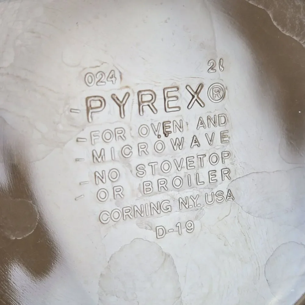 Vintage PYREX 024 Amber Glass Round 2 Quart Casserole Baking Bowl NO LID Brown